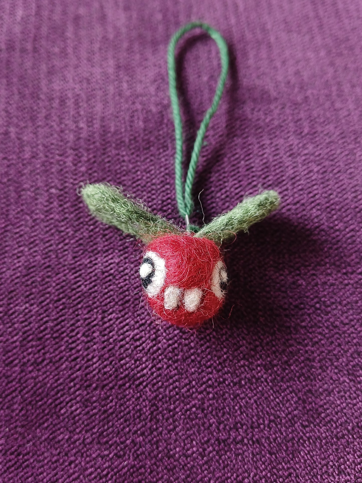 Bucktooth Beetroot Charmlet