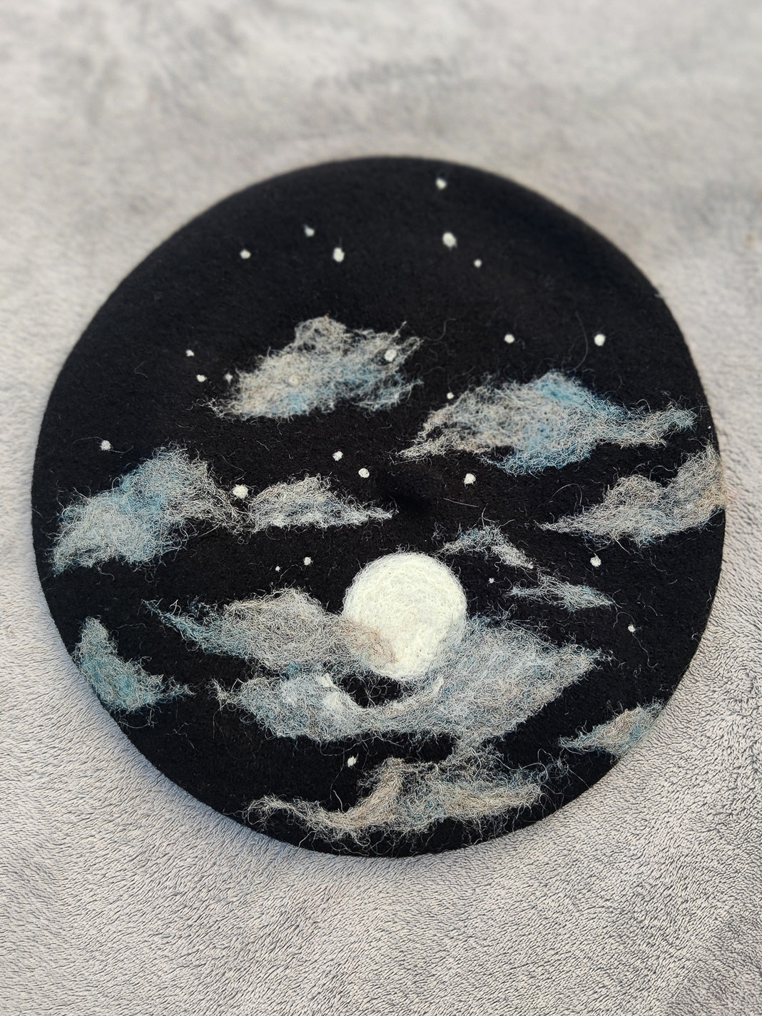 Cloudy Moon Beret