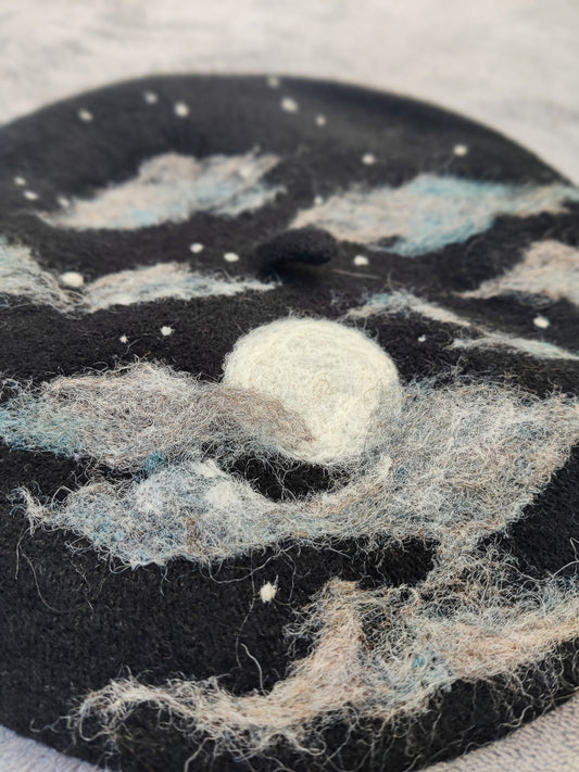 Cloudy Moon Beret
