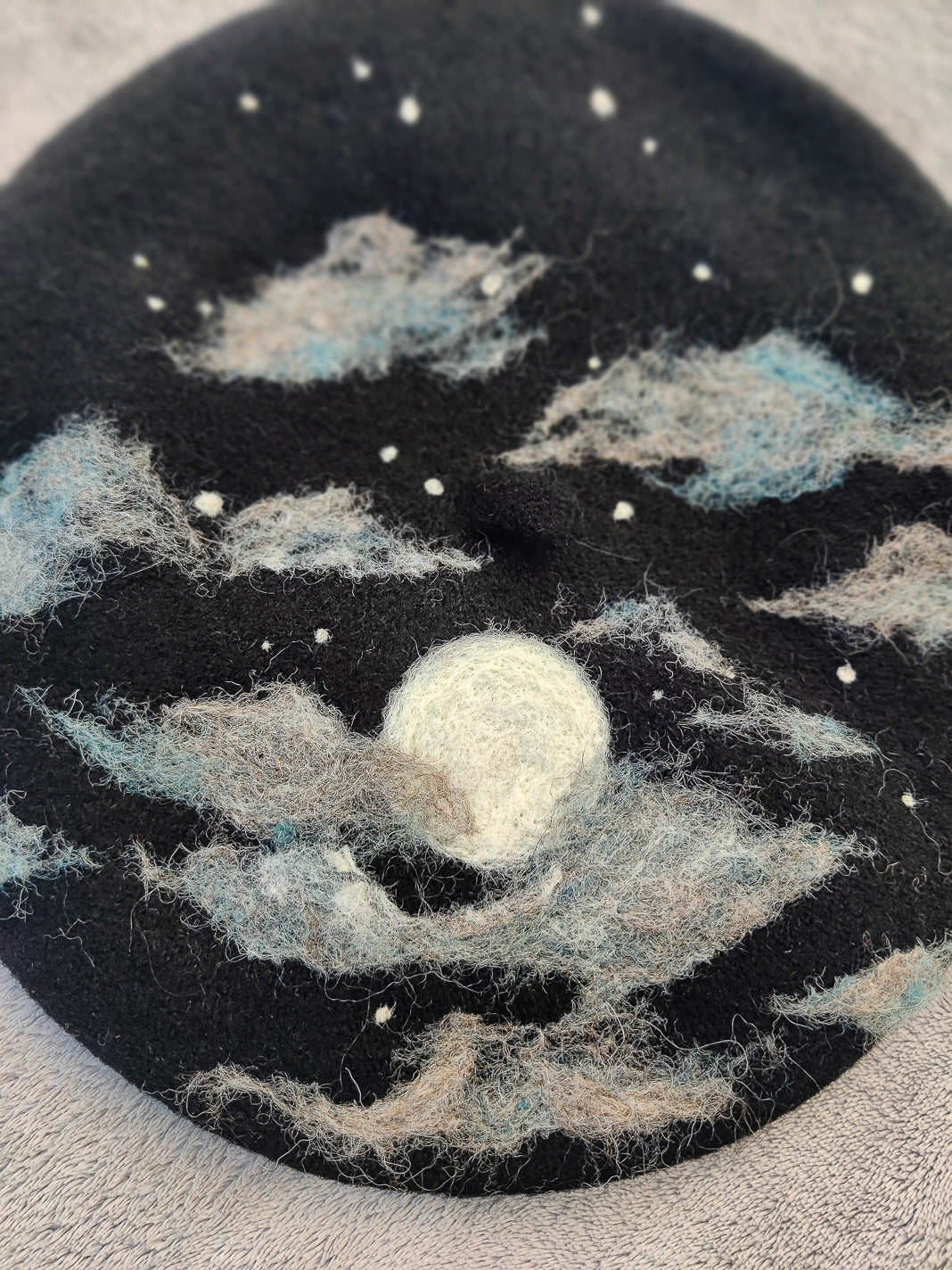 Cloudy Moon Beret