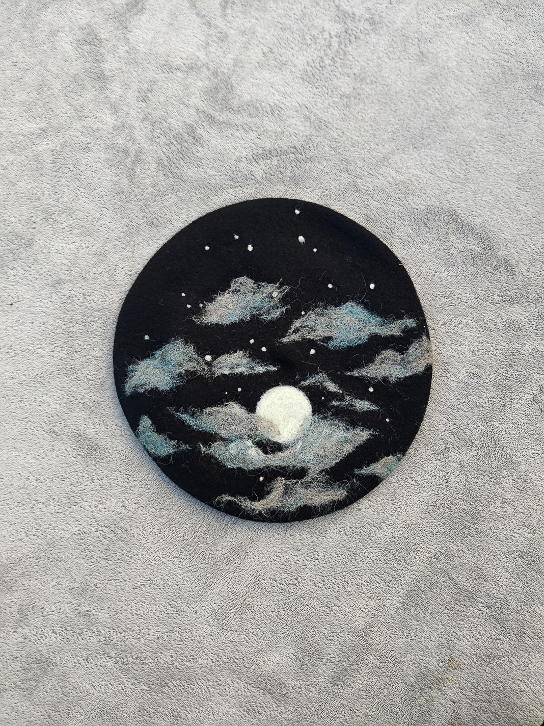 Cloudy Moon Beret
