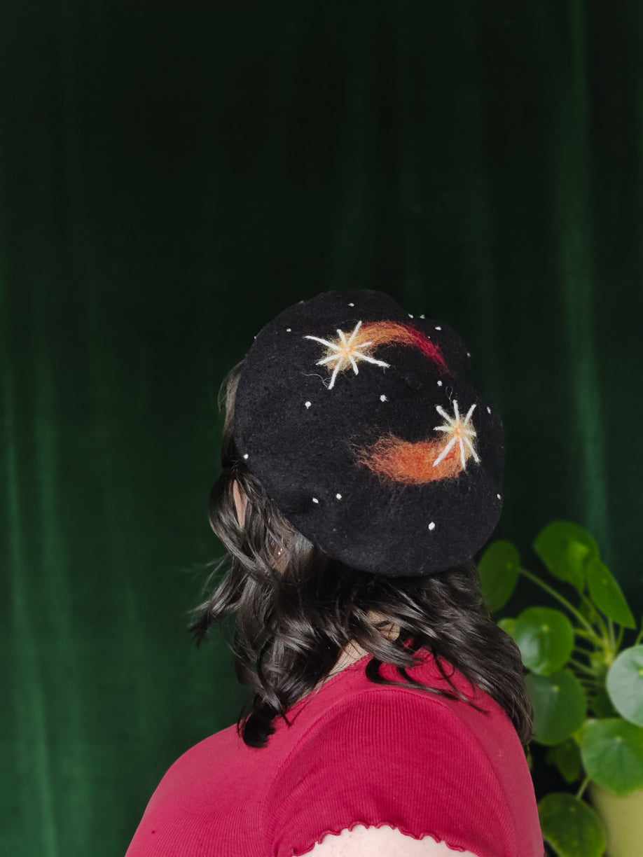 Twin Comets Beret