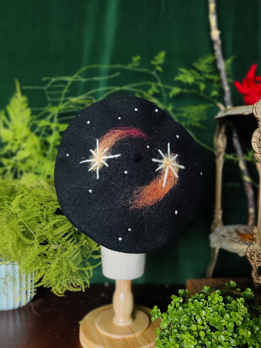 Twin Comets Beret