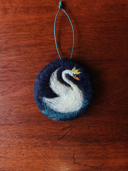 *PREORDER* Swan Queen Festive Decoration