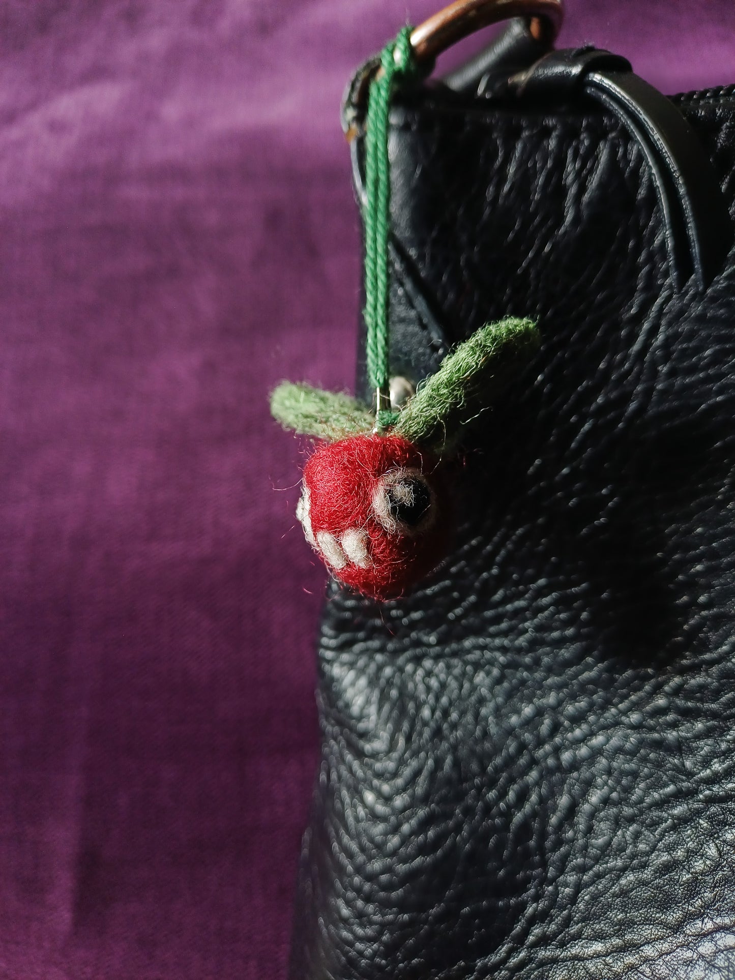 Bucktooth Beetroot Charmlet
