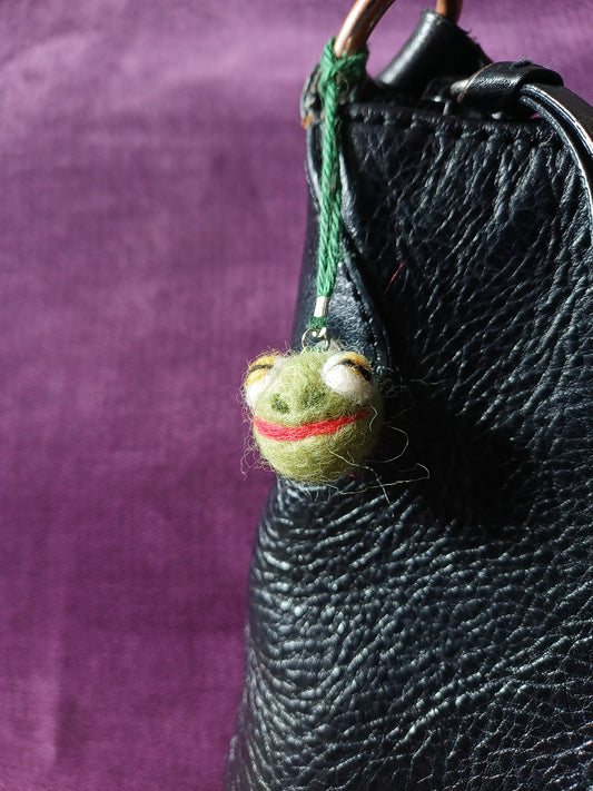 Happy Frog Charmlet